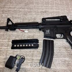 Airsoft M4 SRC M4A1 Carbine Airsoft AEG Rifle Package Deal (Black)