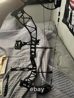 Blackout Epic X2 Compound Bow Package Deal RTH 342fps