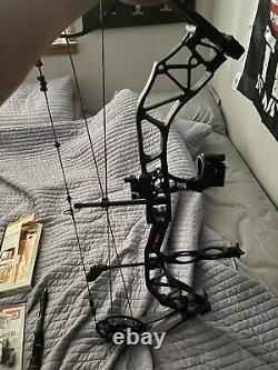 Blackout Epic X2 Compound Bow Package Deal RTH 342fps